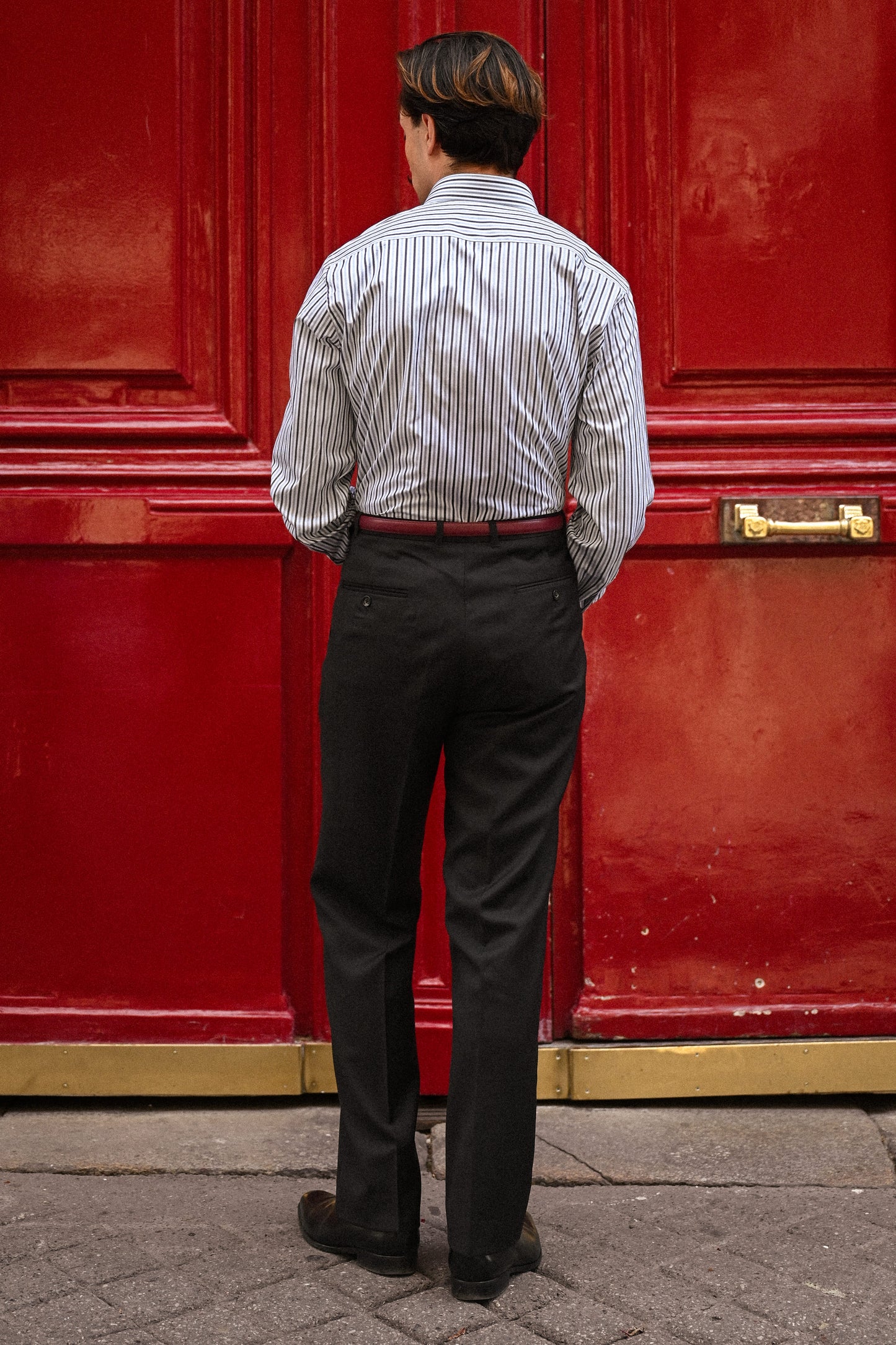 Pantalon en laine noire avec passants de ceinture