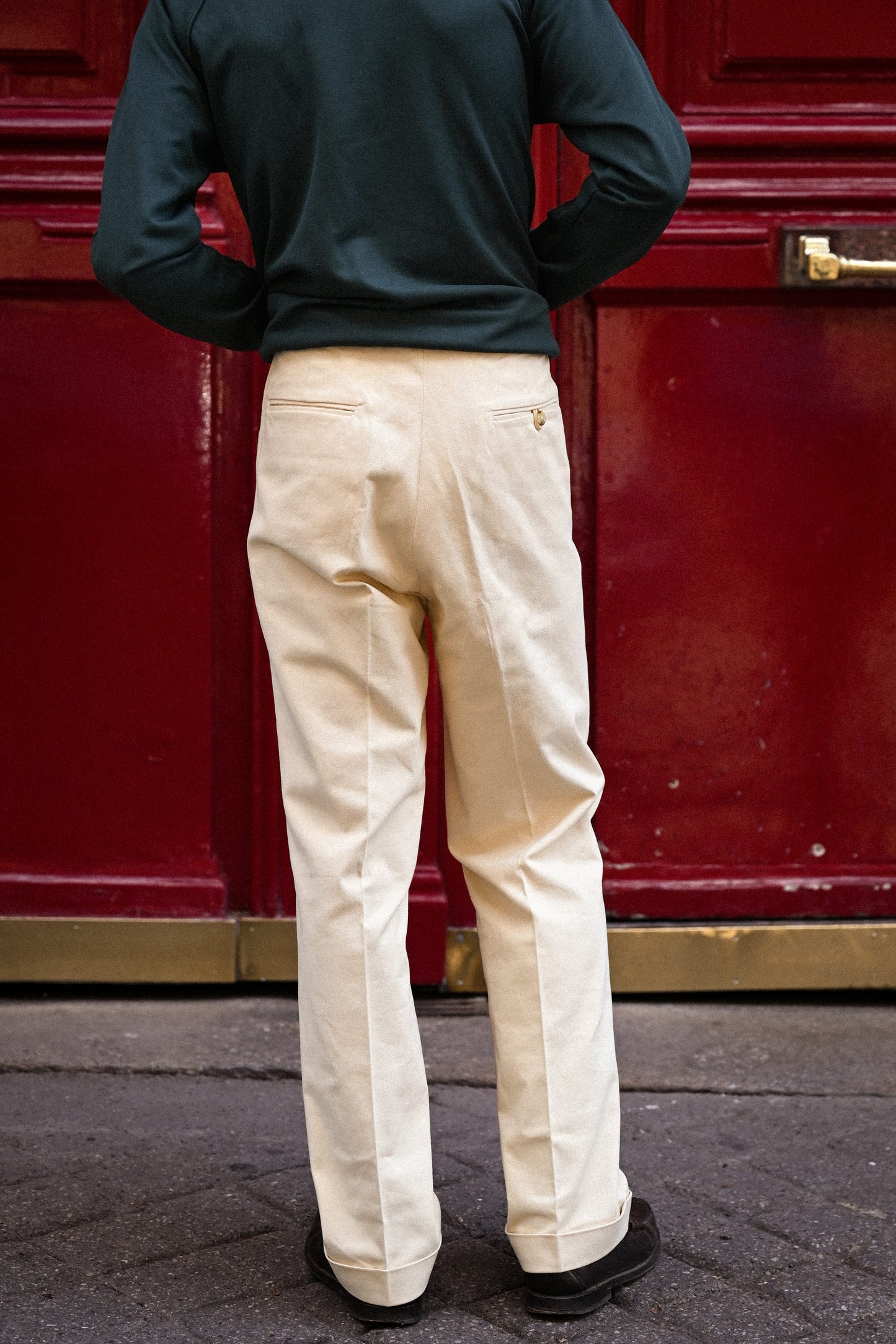 Pantalon en coton crème avec ajusteurs