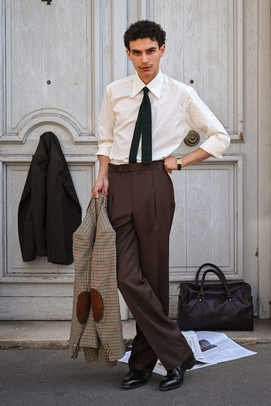 Pantalon en laine marron avec ajusteurs
