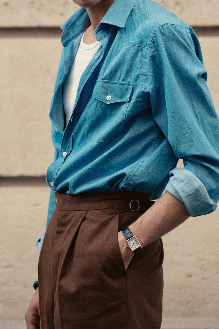 Pantalon en coton marron avec ajusteurs
