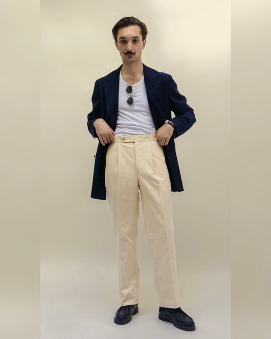 Pantalon en coton crème avec ajusteurs