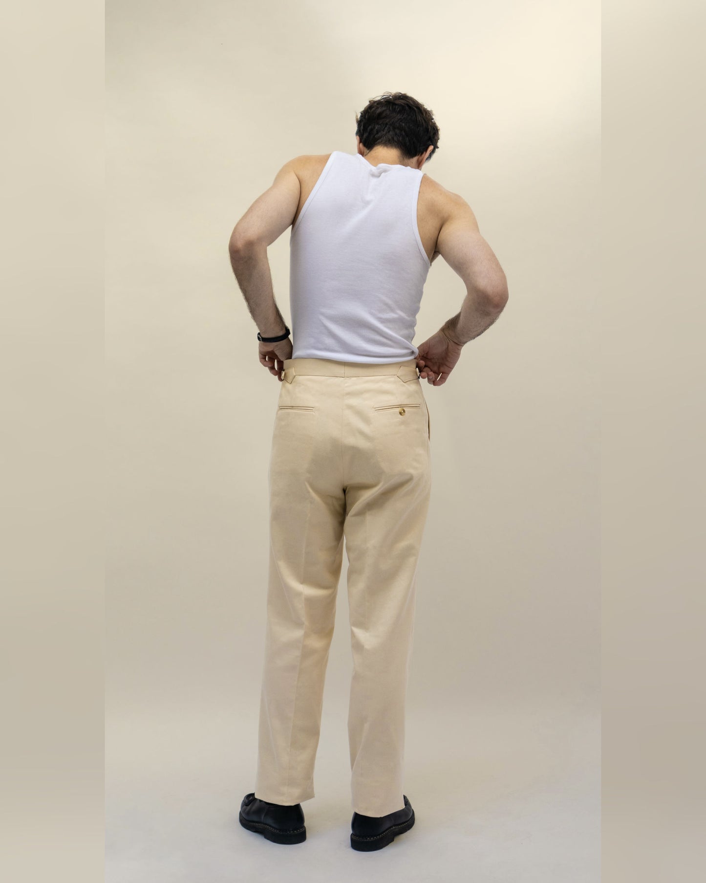 Pantalon en coton crème avec ajusteurs