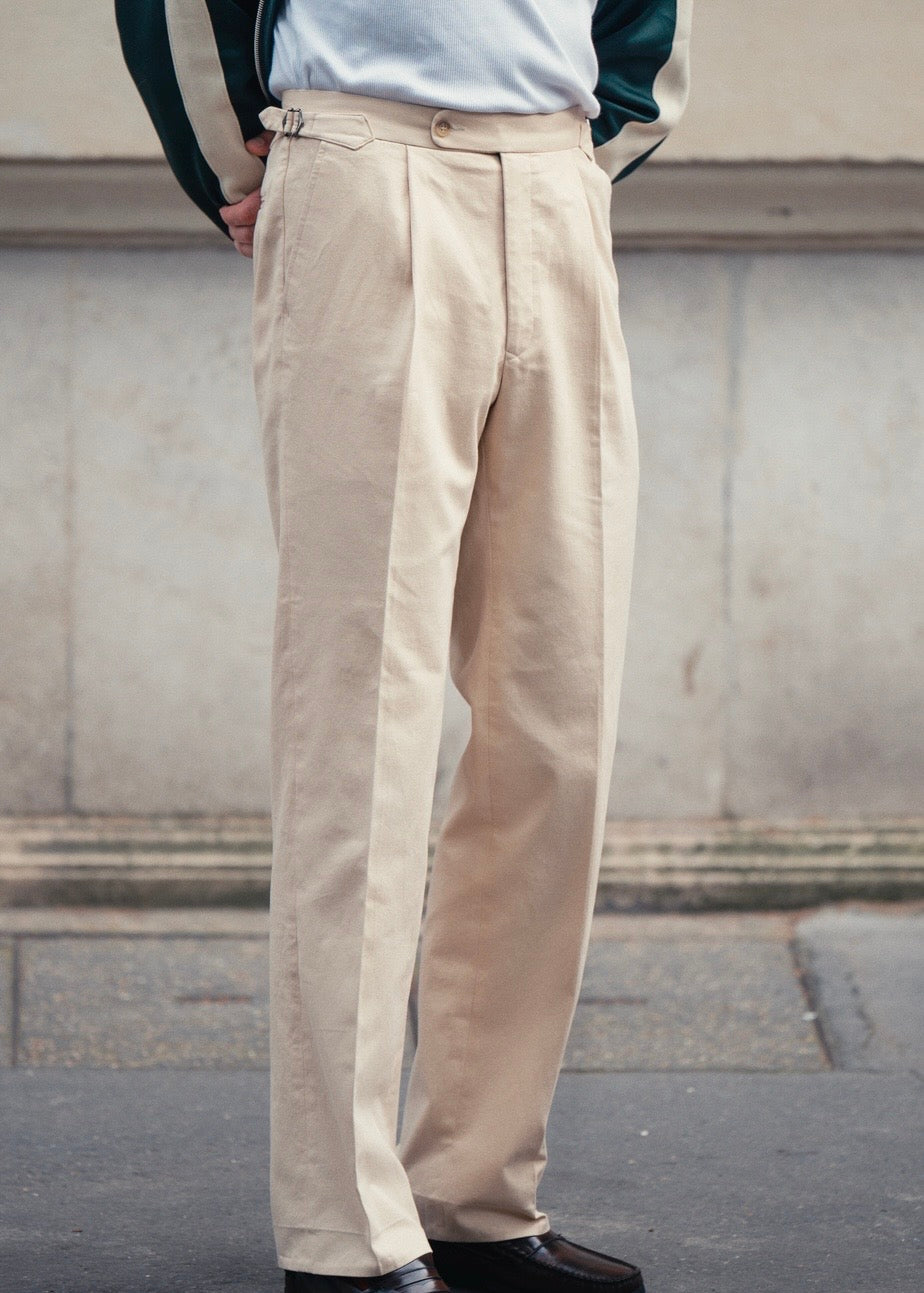 Pantalon en coton crème avec ajusteurs